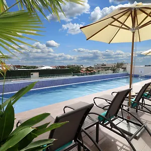 holiday-inn-express-playa-del-carmen-riviera-maya.allrivieramayahotels.com/