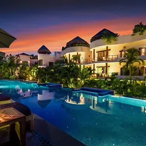porto-playa-condo-hotel-and-beach-club-playa-del-carmen.tulum-hotels.net/